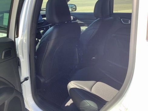 New 2025 Jeep Compass Latitude w/ Sun & Sound Group image 23