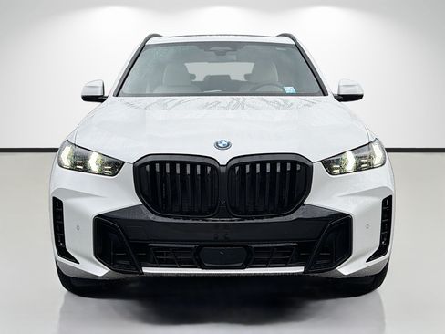 New 2026 BMW X5 xDrive50e w/ M Sport Package AWD/4WD image 8