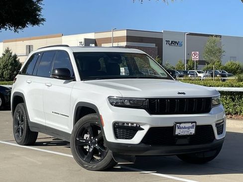 Used 2024 Jeep Grand Cherokee Limited w/ Black Appearance Package RWD image 2