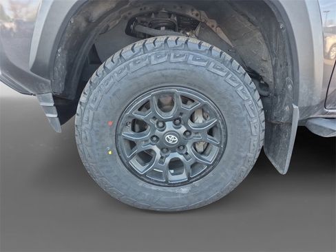 Used 2022 Toyota Tacoma SR image 13