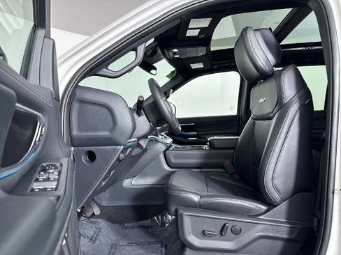 Certified 2026 Ford Expedition Platinum w/ Stealth Appearance Package AWD/4WD image 6