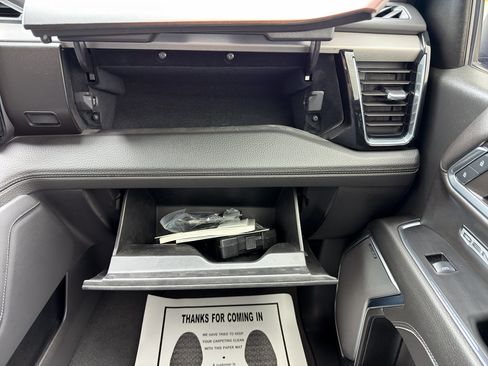 Used 2024 GMC Sierra 1500 Denali AWD/4WD image 15