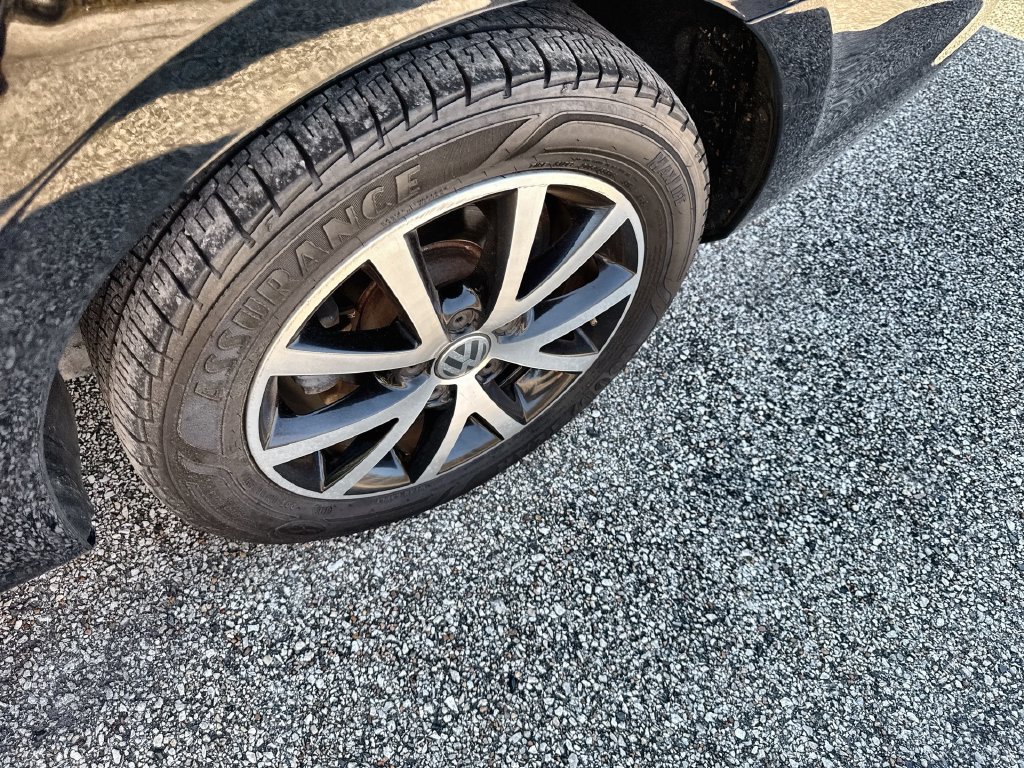 Used 2017 Volkswagen Jetta SE FWD image 3