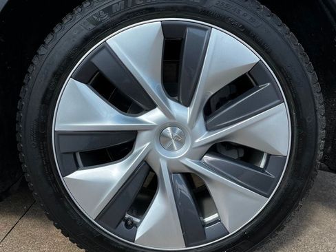 Used 2020 Tesla Model Y Long Range AWD/4WD image 30