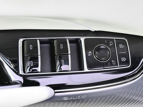 New 2025 Cadillac Lyriq Luxury image 23