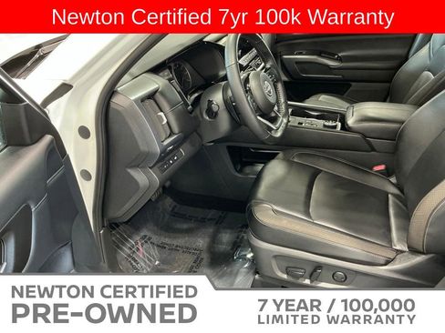 Used 2024 Nissan Pathfinder SL AWD/4WD image 4