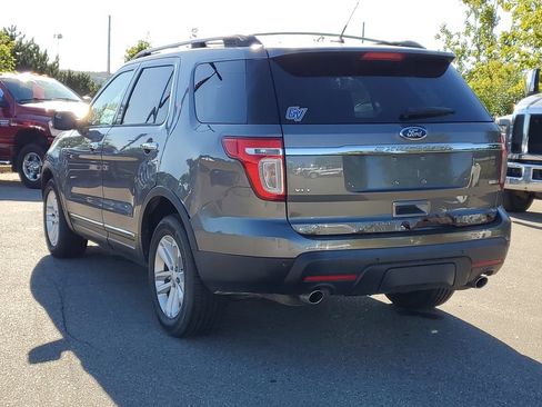 Used 2014 Ford Explorer XLT AWD/4WD image 3