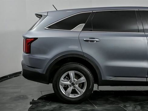 Used 2022 Kia Sorento LX AWD/4WD image 10