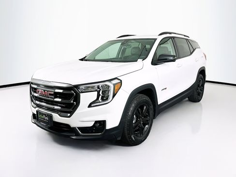 Used 2024 GMC Terrain AT4 AWD/4WD image 3