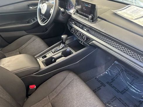 Used 2025 Honda Accord SE image 12