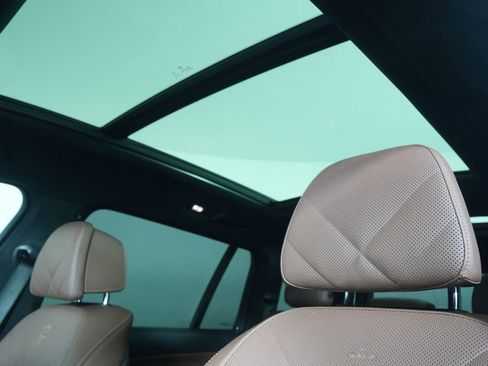 Certified 2023 BMW X7 xDrive40i w/ M Sport Package image 11