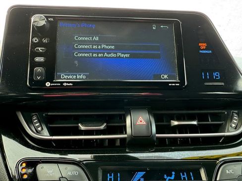 Used 2018 Toyota C-HR XLE image 19