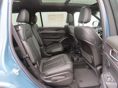 New 2026 Jeep Grand Cherokee L Limited AWD/4WD image 30