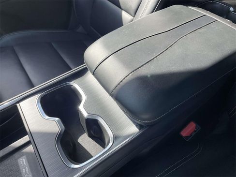 Used 2024 GMC Acadia Elevation image 26