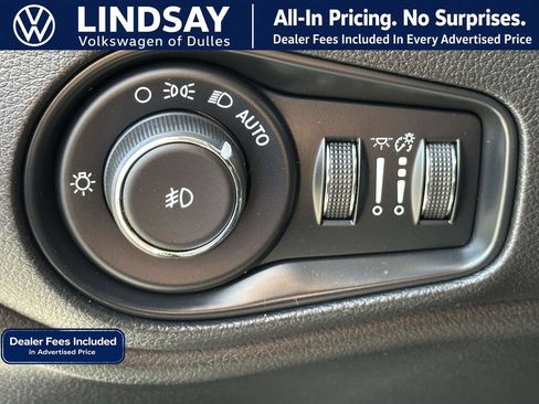 Used 2018 Jeep Renegade Latitude w/ Cold Weather Group AWD/4WD image 24