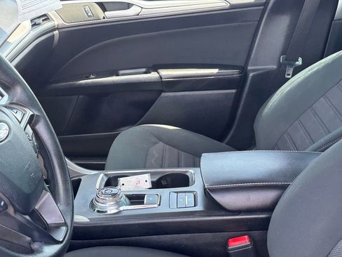 Used 2020 Ford Fusion SE FWD image 10
