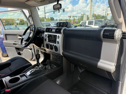 Used 2008 Toyota FJ Cruiser 4WD image 26
