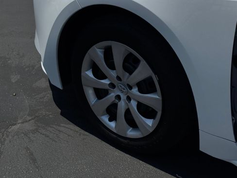 Used 2025 Toyota Corolla LE FWD image 30