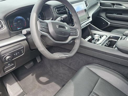 Used 2024 Jeep Wagoneer Series II AWD/4WD image 9