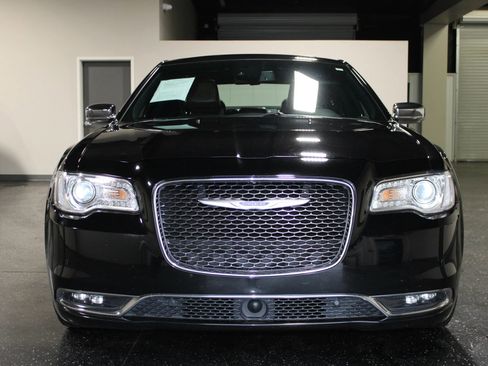 Used 2019 Chrysler 300 Limited w/ Safetytec Plus Group RWD image 11