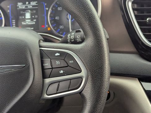 Used 2021 Chrysler Voyager Lxi image 22