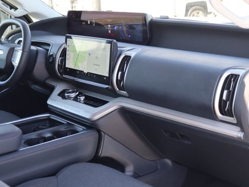 Used 2025 Ford Expedition Max Active image 54