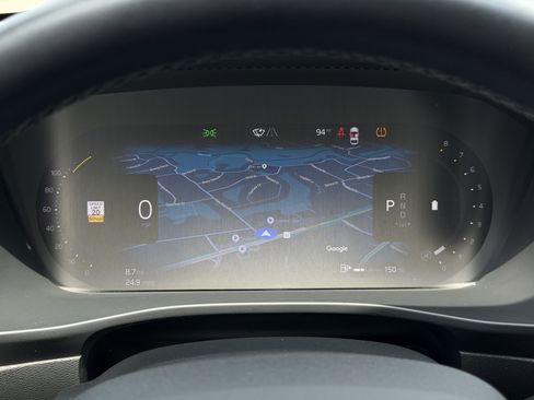 Used 2023 Volvo XC40 B4 Plus w/ Climate Package FWD image 20