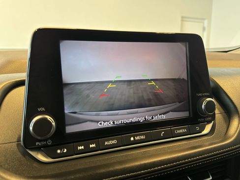 Used 2023 Nissan Rogue SV AWD/4WD image 17