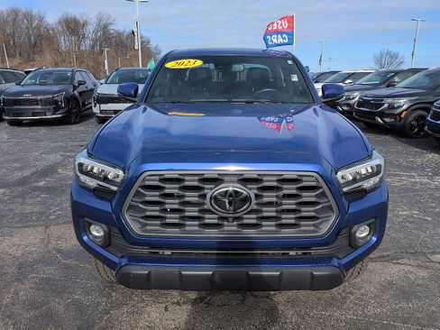 Used 2023 Toyota Tacoma TRD Off-Road w/ TRD Premium Off Road Package image 3