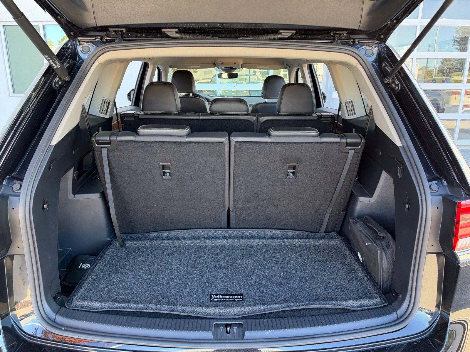 Certified 2024 Volkswagen Atlas SE FWD image 32
