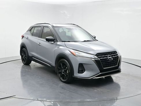 Used 2024 Nissan Kicks SR w/ SR Premium Package FWD image 2