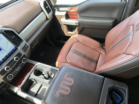 Used 2022 Ford F250 King Ranch w/ King Ranch Ultimate Package AWD/4WD image 11
