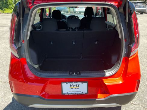 Used 2025 Kia Soul LX w/ LX Technology Package FWD image 29
