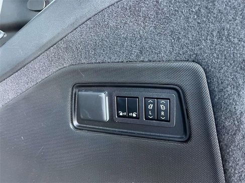 Used 2023 Cadillac Escalade Sport Platinum w/ LPO, ONYX Package image 10