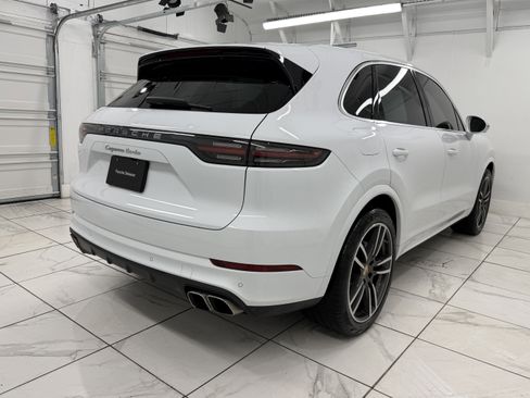 Used 2023 Porsche Cayenne Turbo AWD/4WD image 12