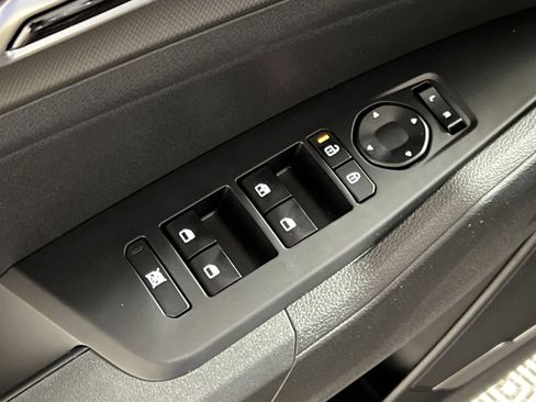 New 2026 Kia Sportage S image 13