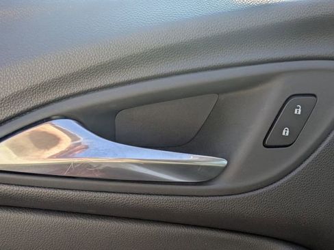 Used 2025 Buick Encore GX Preferred image 12