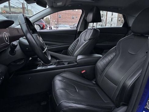 Used 2023 Hyundai Elantra Limited image 18
