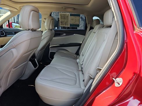 Used 2020 Lincoln Nautilus Reserve FWD image 15
