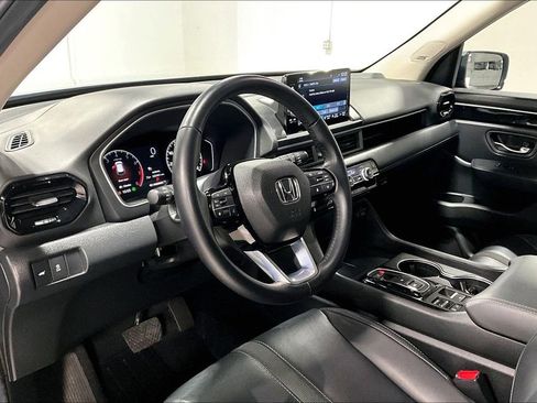 Used 2025 Honda Pilot Touring image 16