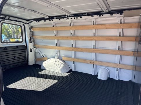 Used 2023 Chevrolet Express 2500 w/ Driver Convenience Package image 12