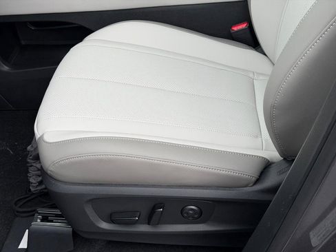 New 2026 INFINITI QX60 Luxe image 17