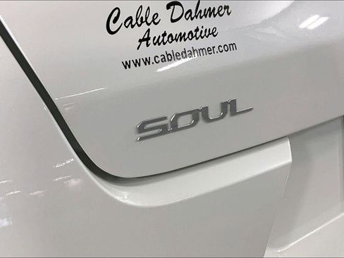 Used 2025 Kia Soul LX FWD image 8