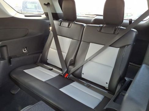 Used 2023 Ford Explorer XLT w/ Equipment Group 202A AWD/4WD image 9