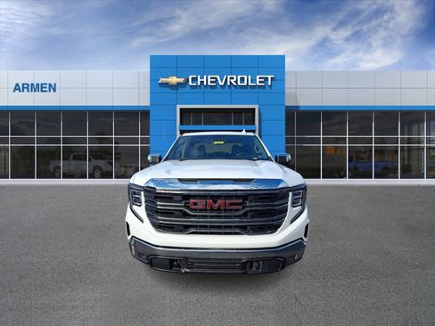 Certified 2025 GMC Sierra 1500 SLT image 3