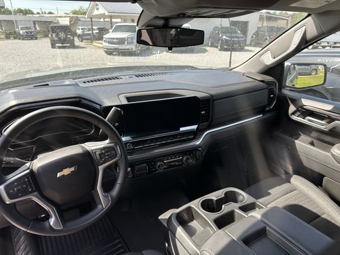 Used 2025 Chevrolet Silverado 1500 LT RWD image 10