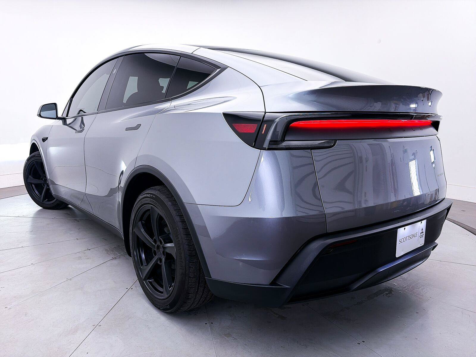 Used 2026 Tesla Model Y AWD image 2