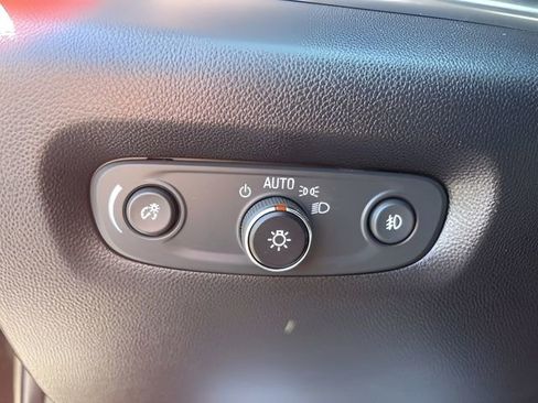 Used 2019 Chevrolet Traverse LT AWD/4WD image 18