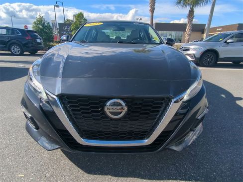 Used 2021 Nissan Altima 2.5 SV w/ SV Premium Package image 9