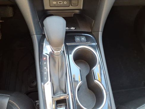 Used 2023 Chevrolet Equinox Premier image 14